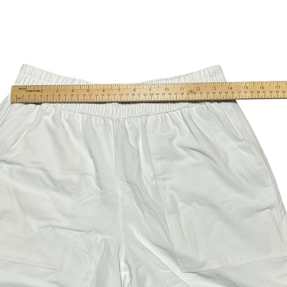 Athleta Woman’s Performance Short White Small - Picture 2 of 7